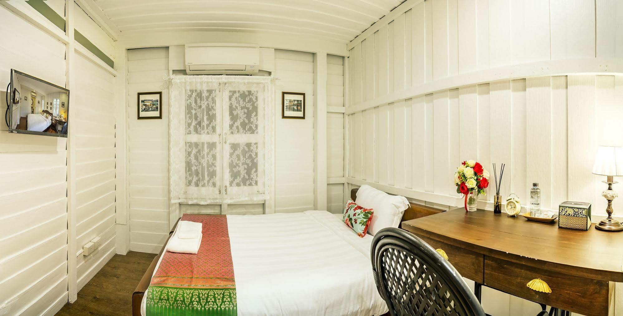 Baankachitpan Bangkok Hotel Екстериор снимка