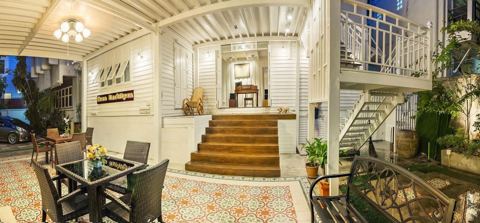 Baankachitpan Bangkok Hotel Екстериор снимка